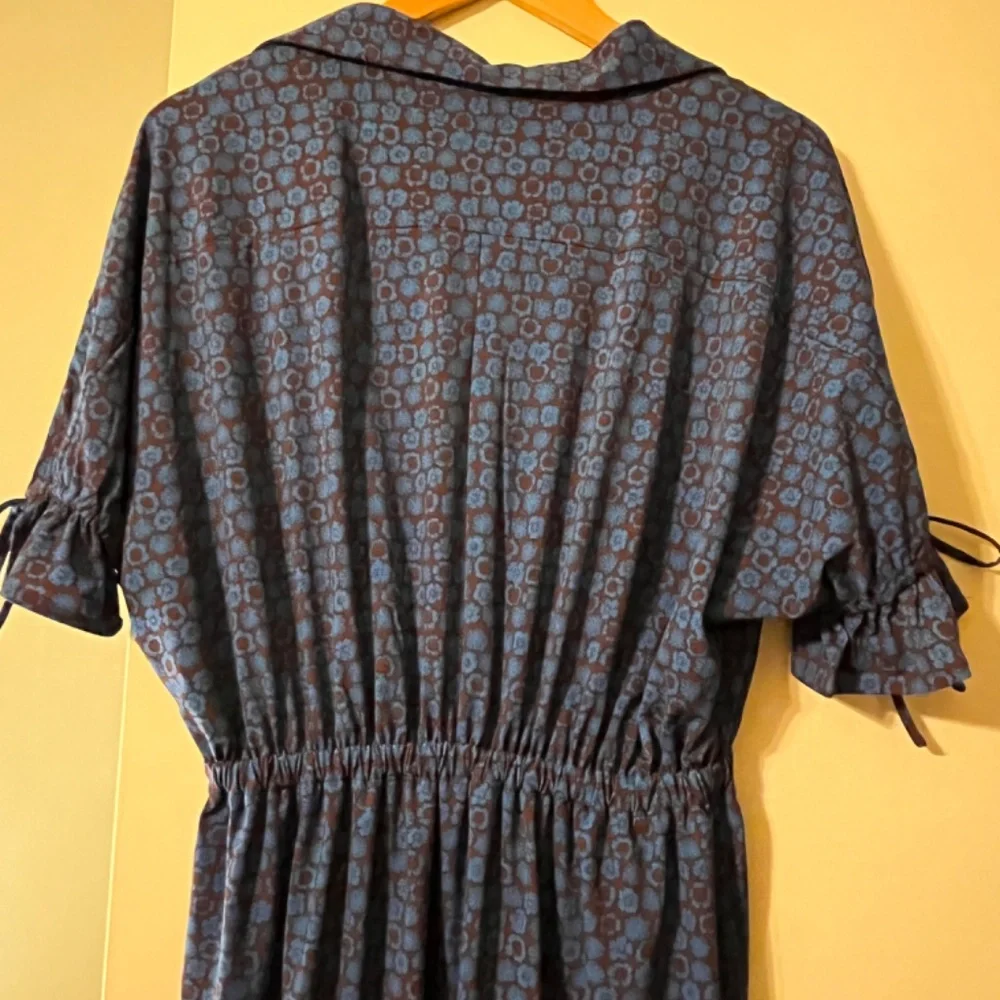Dress - Picture 5 of 5